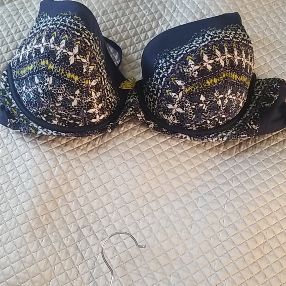 Victoria secret bra 36DDD